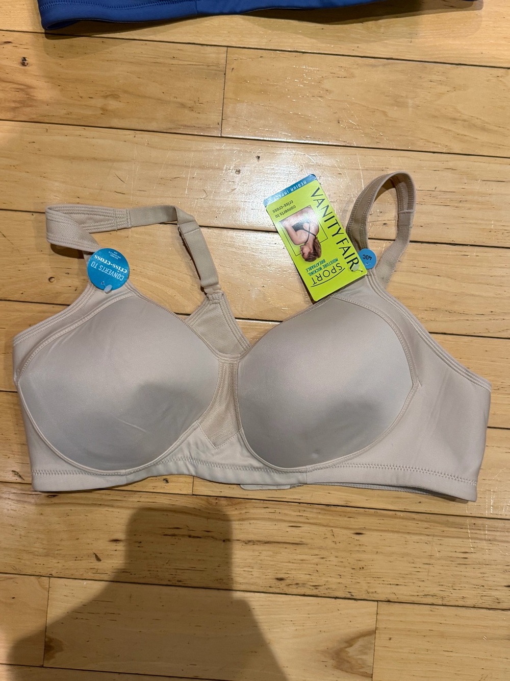 Vanity fair Women’s medium impact sports bra beige size 40C